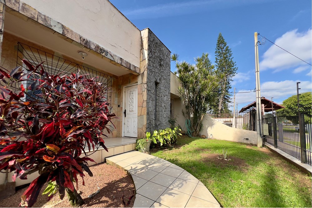 Casa à venda com 3 quartos, 169m² - Foto 2