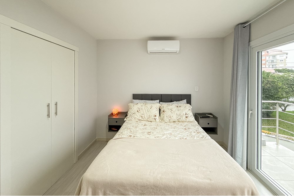 Casa à venda com 5 quartos, 194m² - Foto 43