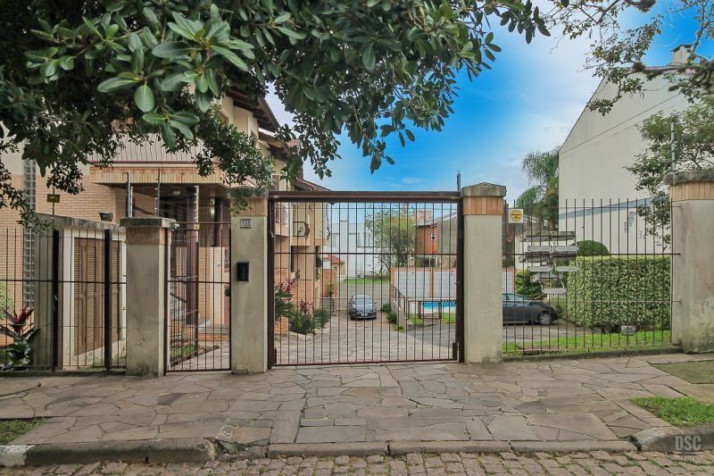 Casa à venda com 3 quartos, 184m² - Foto 4