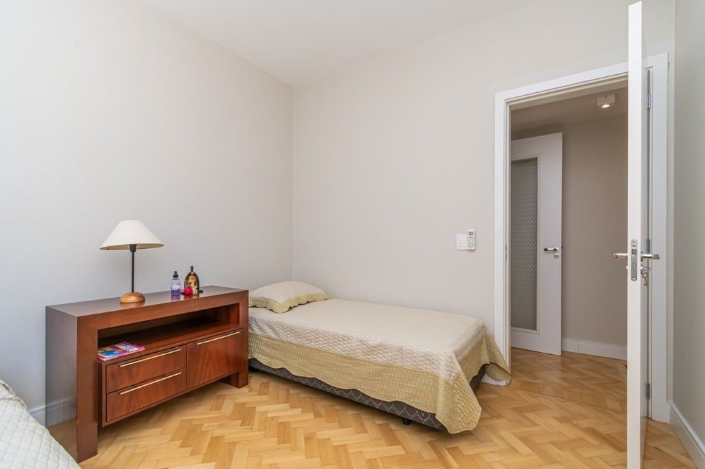 Apartamento à venda com 3 quartos, 121m² - Foto 10