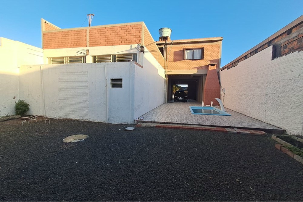 Casa à venda com 3 quartos, 322m² - Foto 5