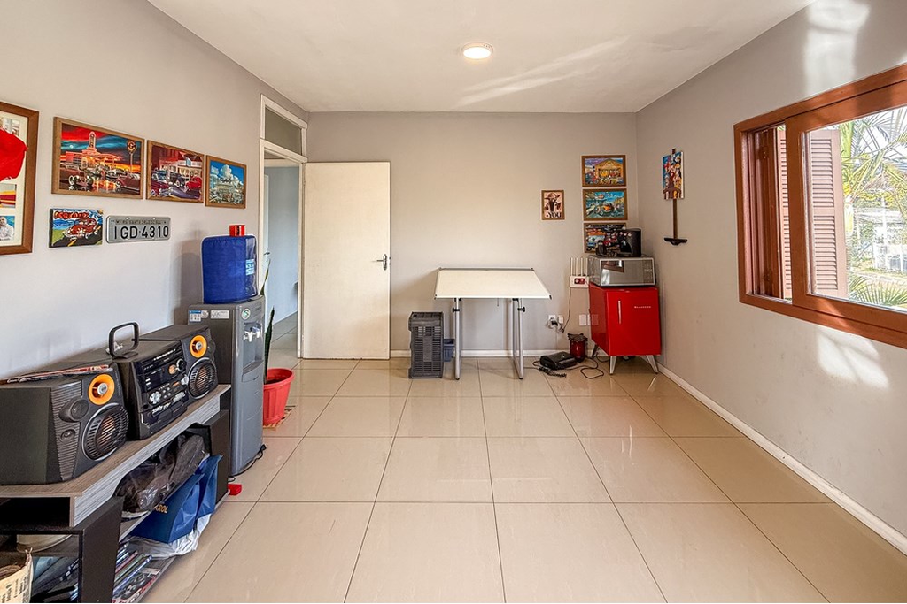 Casa à venda com 6 quartos, 285m² - Foto 28