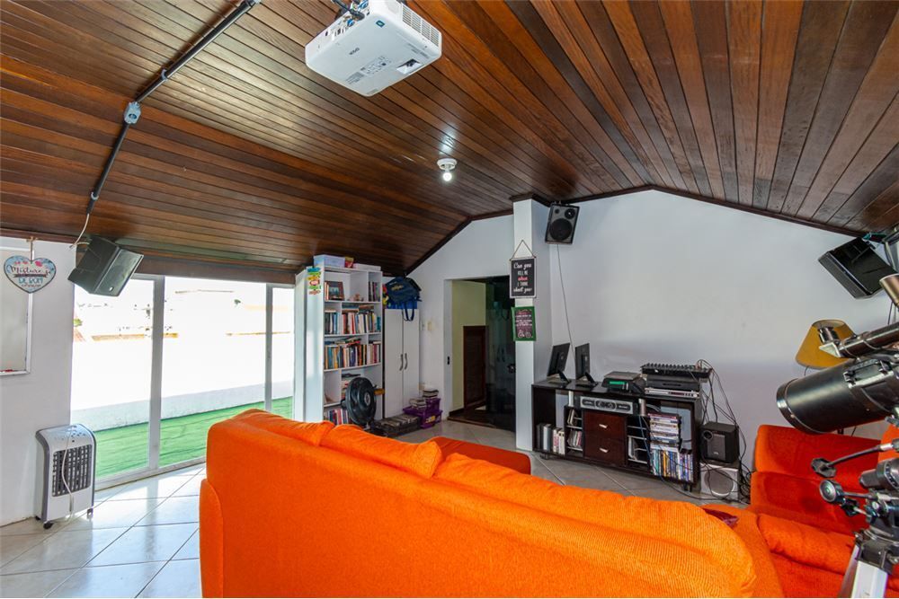 Casa à venda com 4 quartos, 295m² - Foto 7