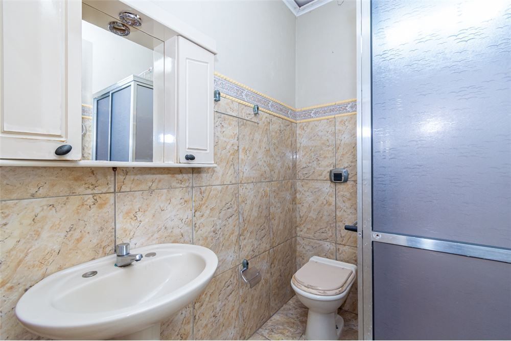 Casa à venda com 4 quartos, 114m² - Foto 2