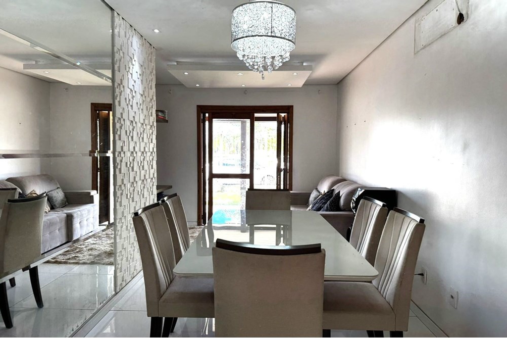 Casa à venda com 2 quartos, 75m² - Foto 1