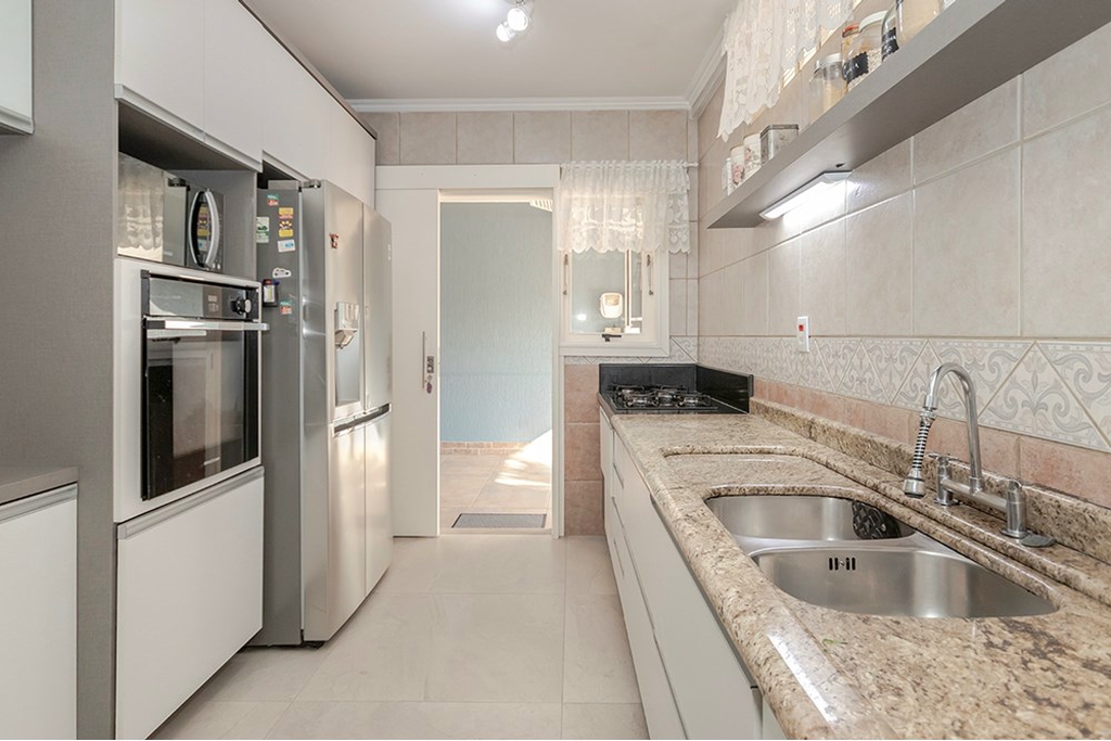 Casa à venda com 3 quartos, 177m² - Foto 4
