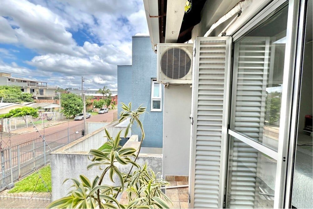 Casa à venda com 4 quartos, 226m² - Foto 3