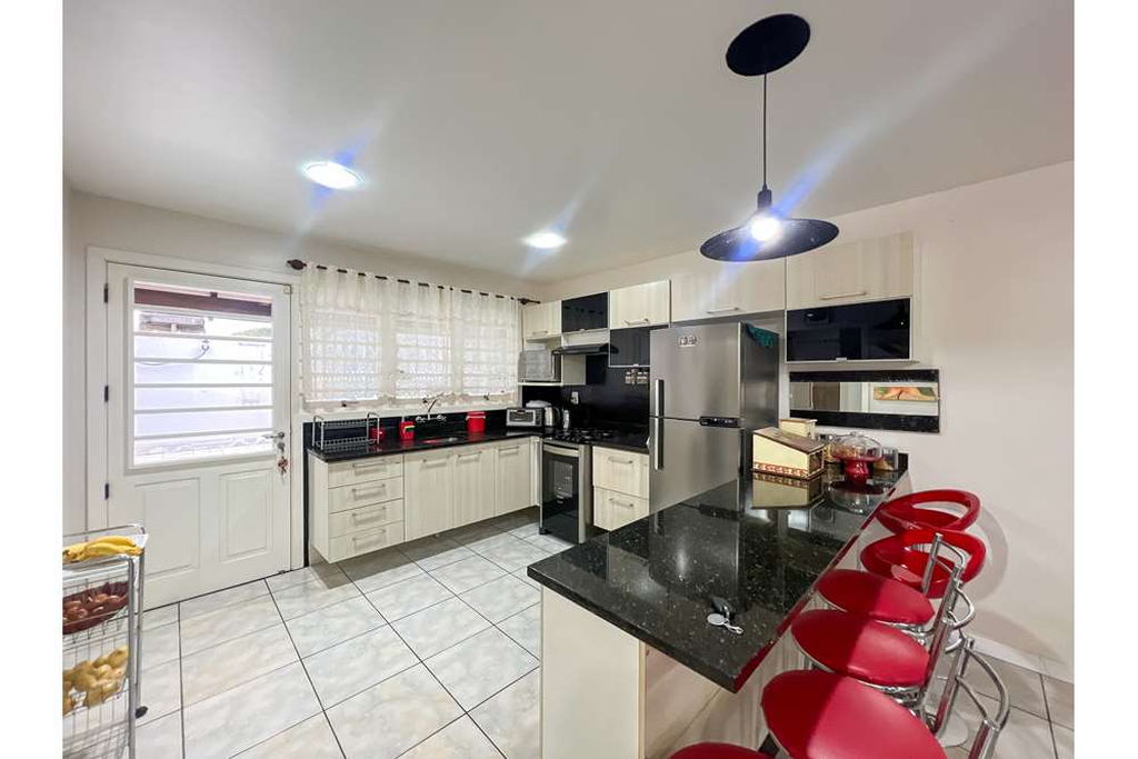 Casa, 3 quartos, 201 m² - Foto 35