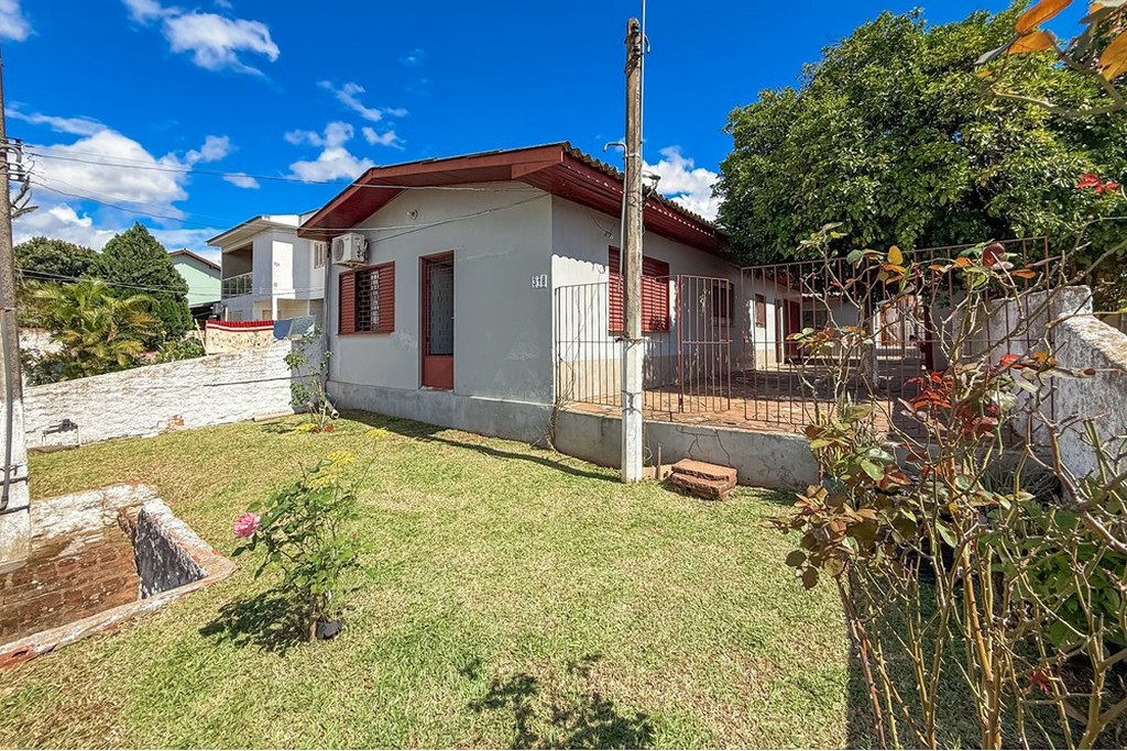 Casa, 4 quartos, 143 m² - Foto 1