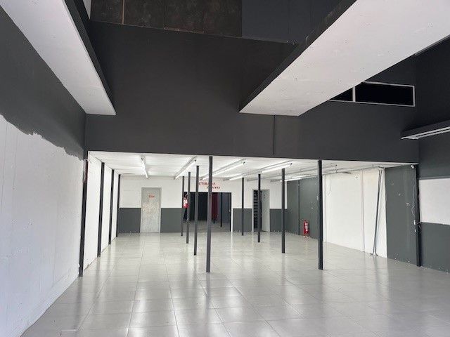 Loja-Salão para alugar com 3 quartos, 389m² - Foto 2