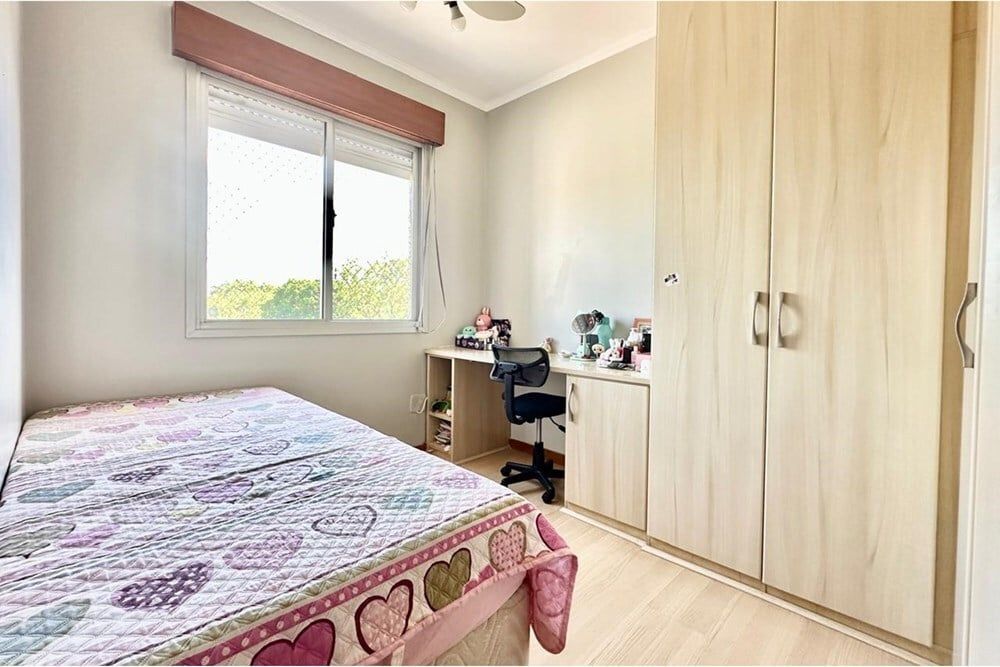 Apartamento à venda com 3 quartos, 77m² - Foto 2