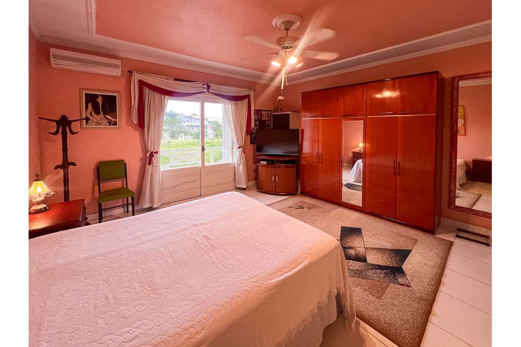 Casa, 3 quartos, 201 m² - Foto 2
