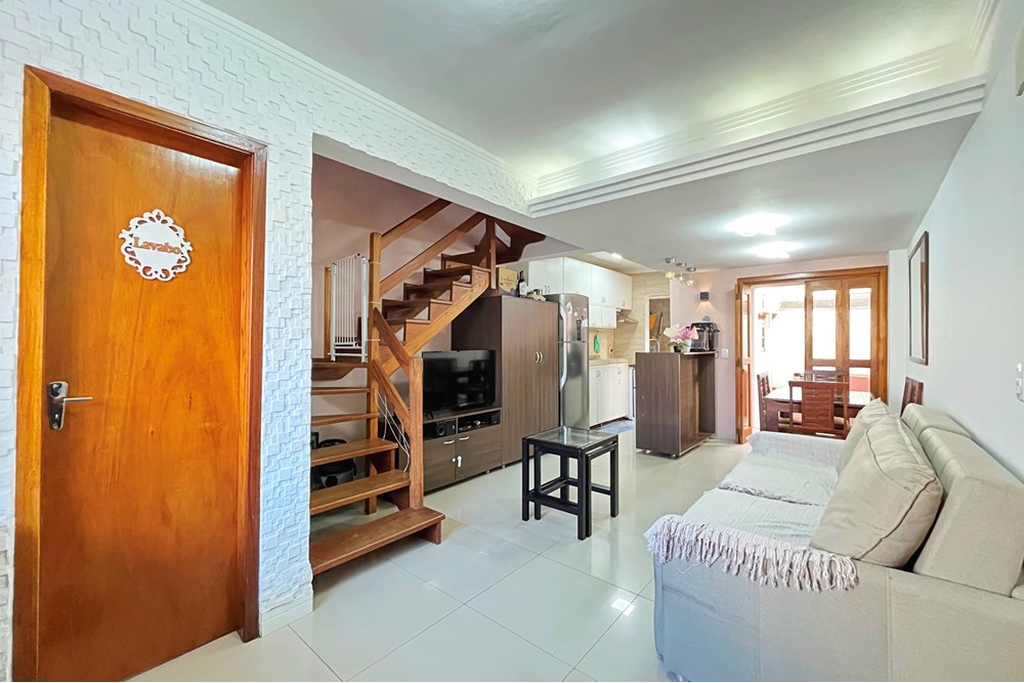 Casa de Condomínio à venda com 3 quartos, 132m² - Foto 1