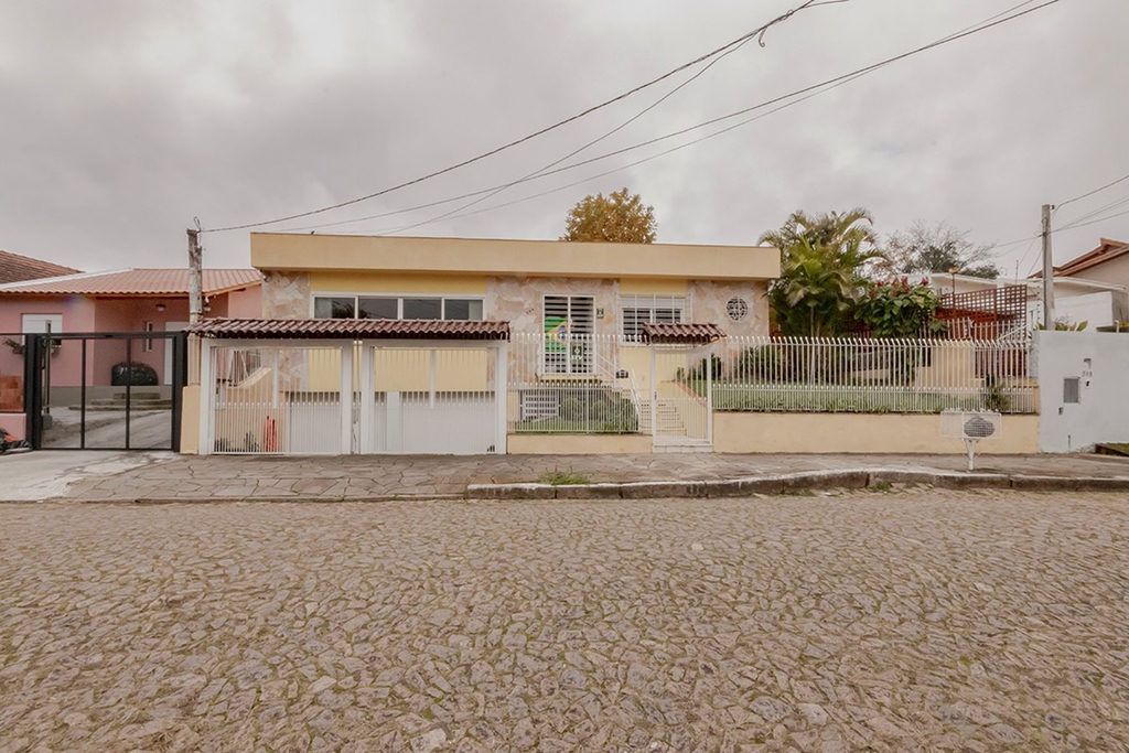 Casa, 4 quartos, 281 m² - Foto 1