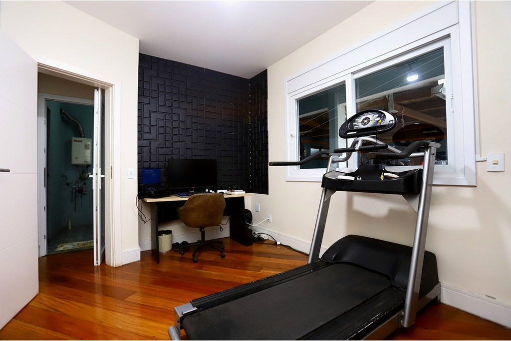 Casa à venda com 4 quartos, 321m² - Foto 2