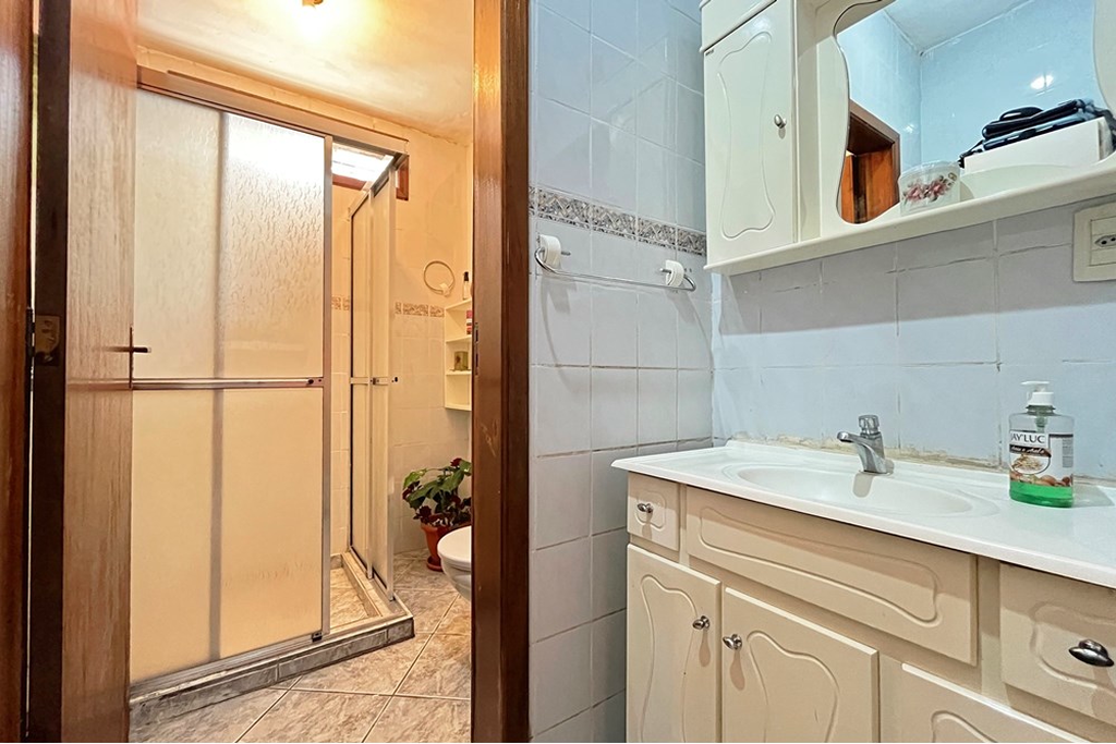 Casa à venda com 4 quartos, 205m² - Foto 4