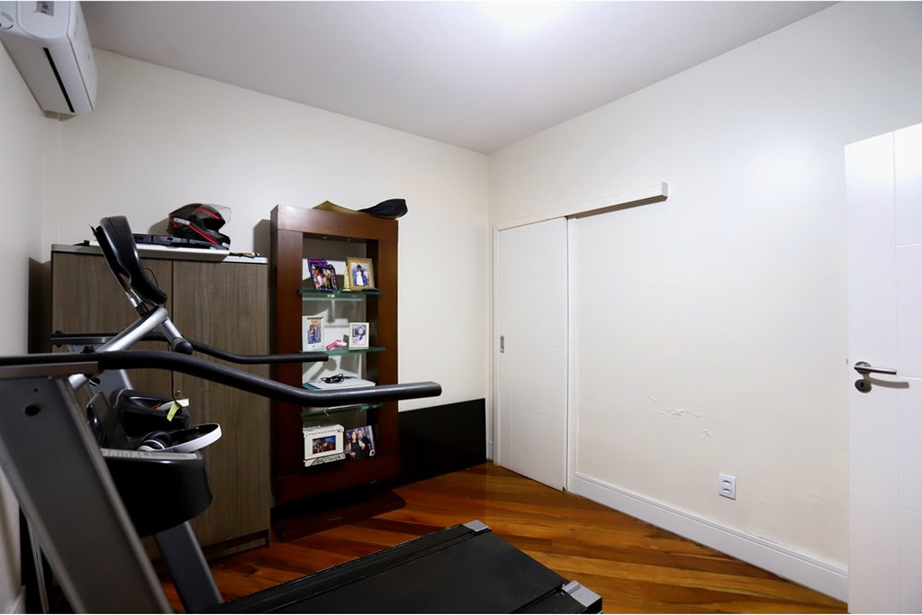 Casa à venda com 4 quartos, 321m² - Foto 12