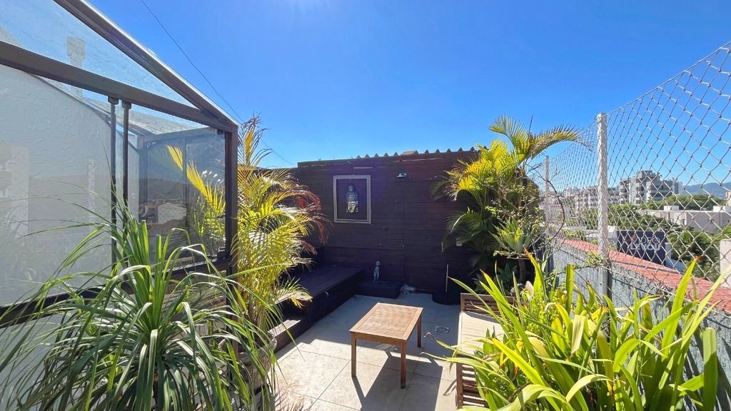 Cobertura à venda com 2 quartos, 130m² - Foto 2