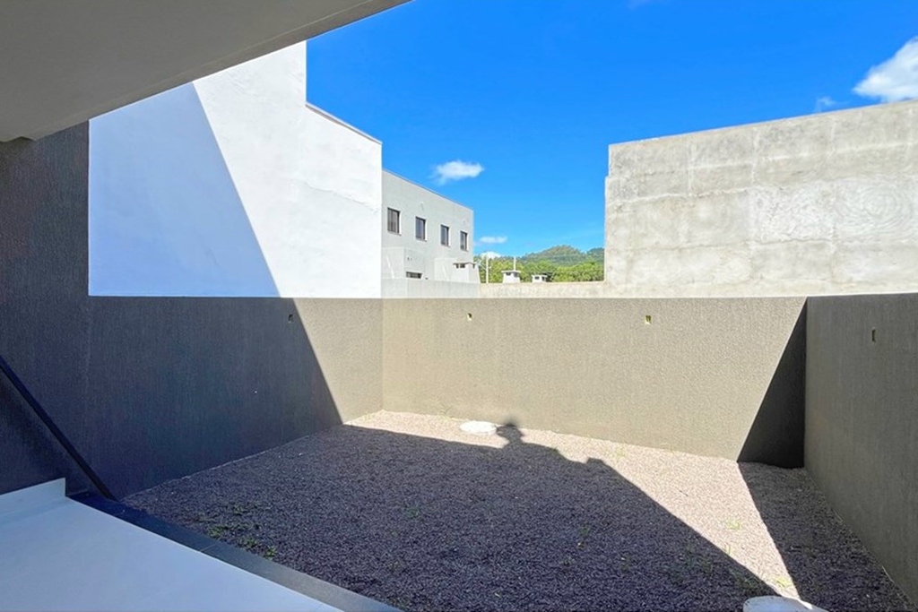 Casa à venda com 3 quartos, 144m² - Foto 2