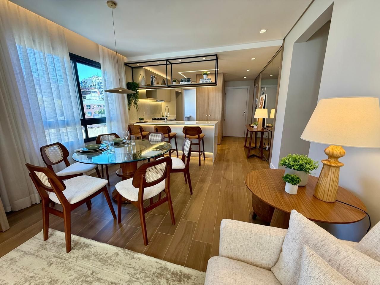 🏆 APARTAMENTO FINAMENTE DECORADO NO CORAÇÃO DO MONT SERRAT — foto 3