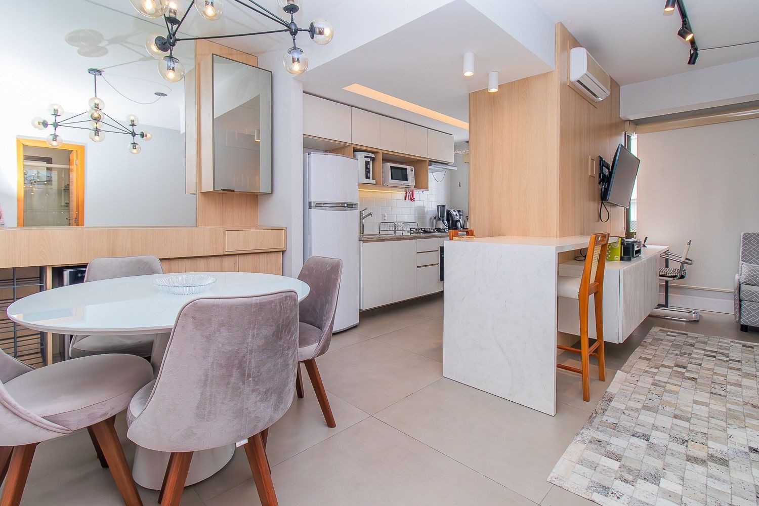 Apartamento à venda com 42m², 1 quarto, 1 suíte, 1 vaga no bairro Menino Deus em Porto Alegre