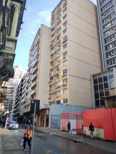Sala Comercial à venda com 82m² no bairro Centro Histórico em Porto Alegre