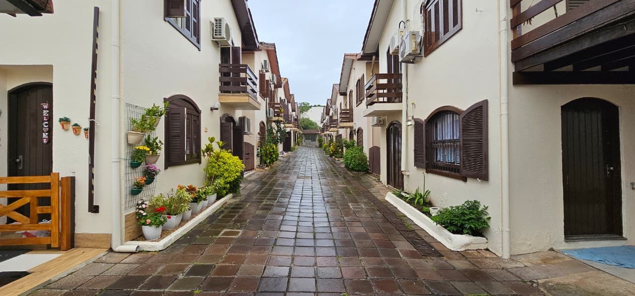 Apartamento/ Sobrado   no Condominio Horizontal  Landell de Moura - 3 dormitórios  1 vaga coberta