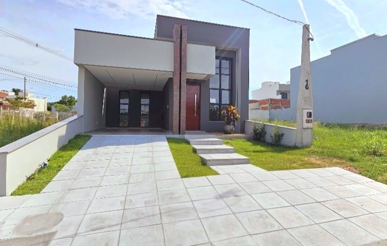 Casa, 3 dormitórios no bairro Hípica em Porto Alegre para Comprar