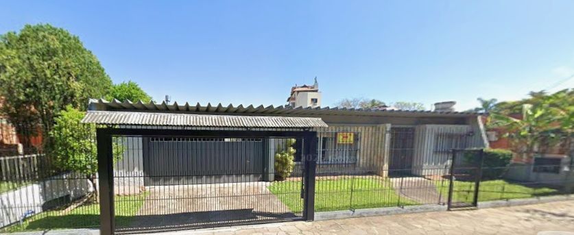 Casa Térrea com Piscina e 3 Dormitórios – Coração de Ipanema