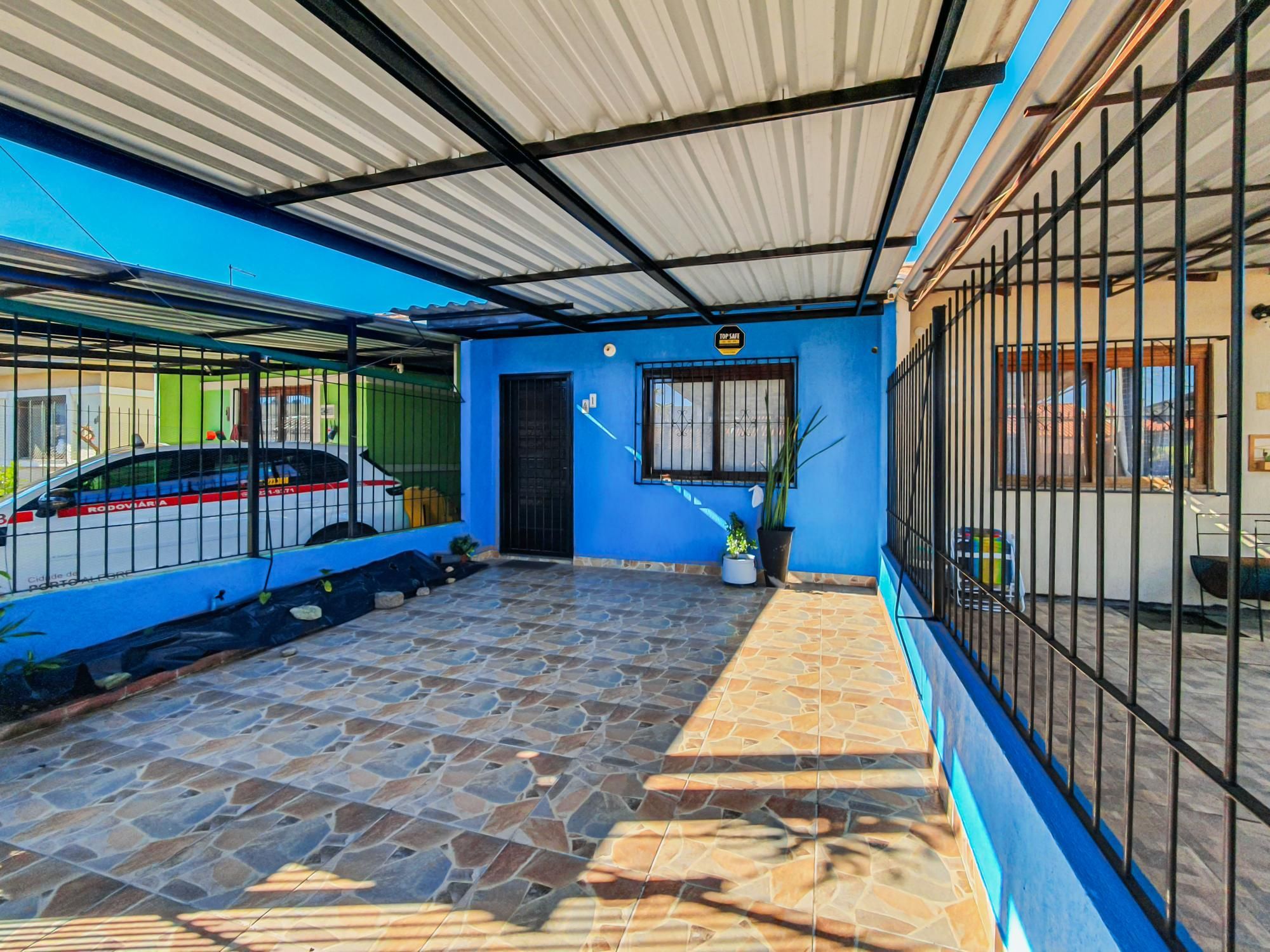 Casa 2 dormitórios no bairro Hípica
