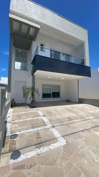 Casa de Condomínio à venda com 3 quartos, 203m², 1 suíte, 2 vagas, Rua Monsenhor Augusto Dalvit no bairro Aberta dos Morros em Porto Alegre