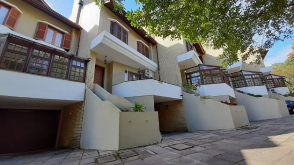 Casa de Condomínio à venda com 4 quartos, 318m² - Foto 3