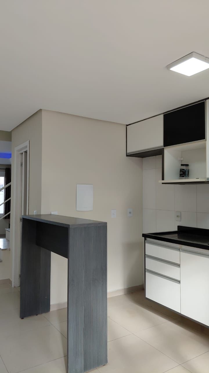 Casa, 2 dormitórios no bairro Hípica em Porto Alegre para Comprar