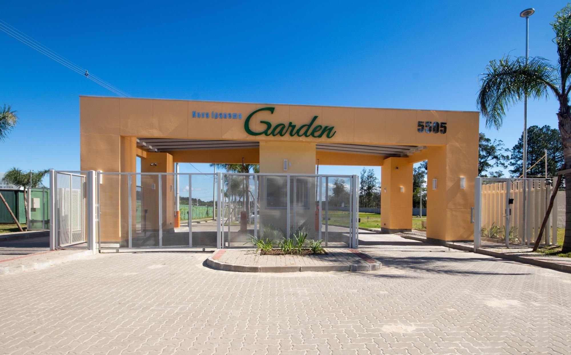 Terreno plano pronto para construir no Condominio fechado Nova Ipanema Garden.  7 x 21   Para morar ou investir.