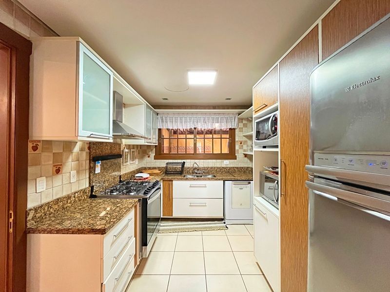 Casa de Condomínio à venda com 3 quartos, 379m² - Foto 15