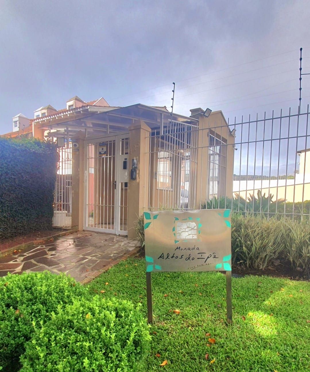 Casa de Condomínio, 3 dormitórios no bairro Espírito Santo em Porto Alegre para Comprar