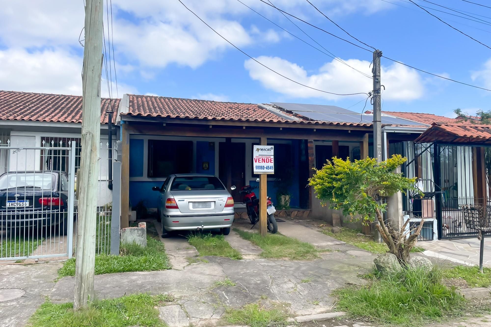Casa 2 dormitórios no bairro Hípica