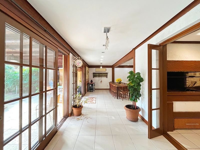 Casa de Condomínio à venda com 3 quartos, 379m² - Foto 10