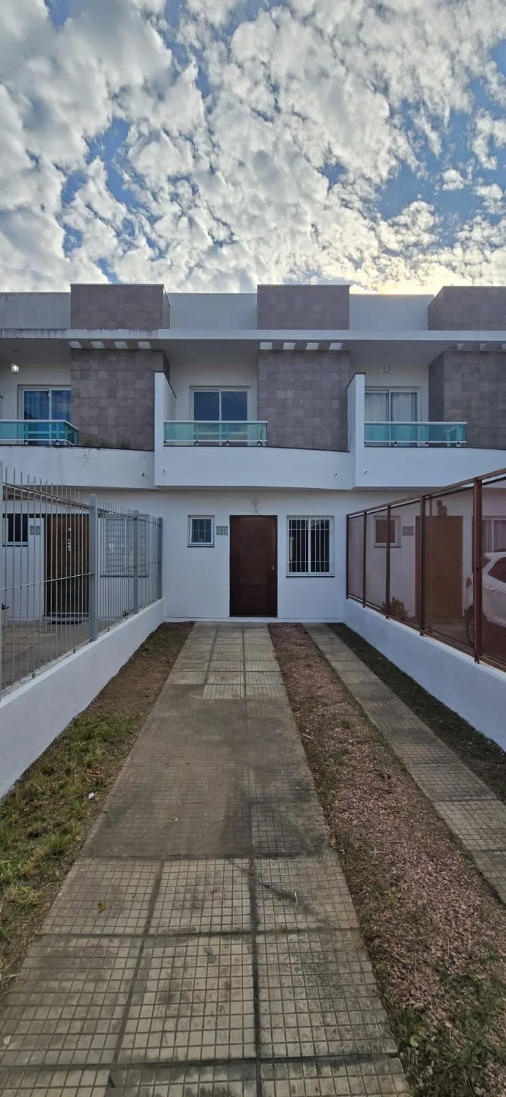 Casa, 2 dormitórios no bairro Hípica em Porto Alegre para Comprar