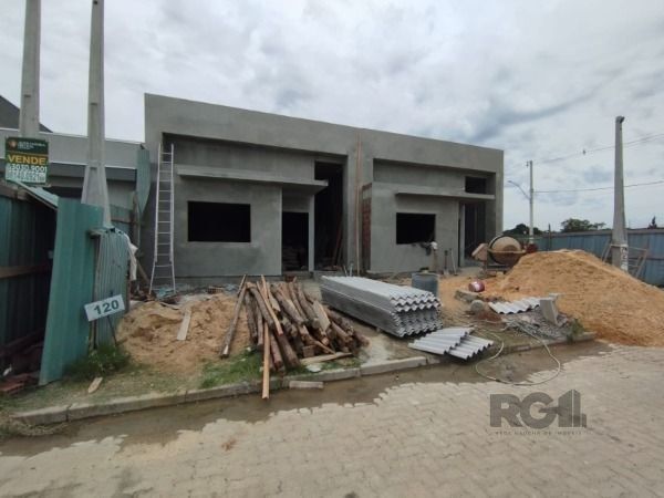 Casa de Condomínio à venda com 3 quartos, 95m², 1 suíte, 2 vagas, Avenida Juca Batista no bairro Hípica em Porto Alegre