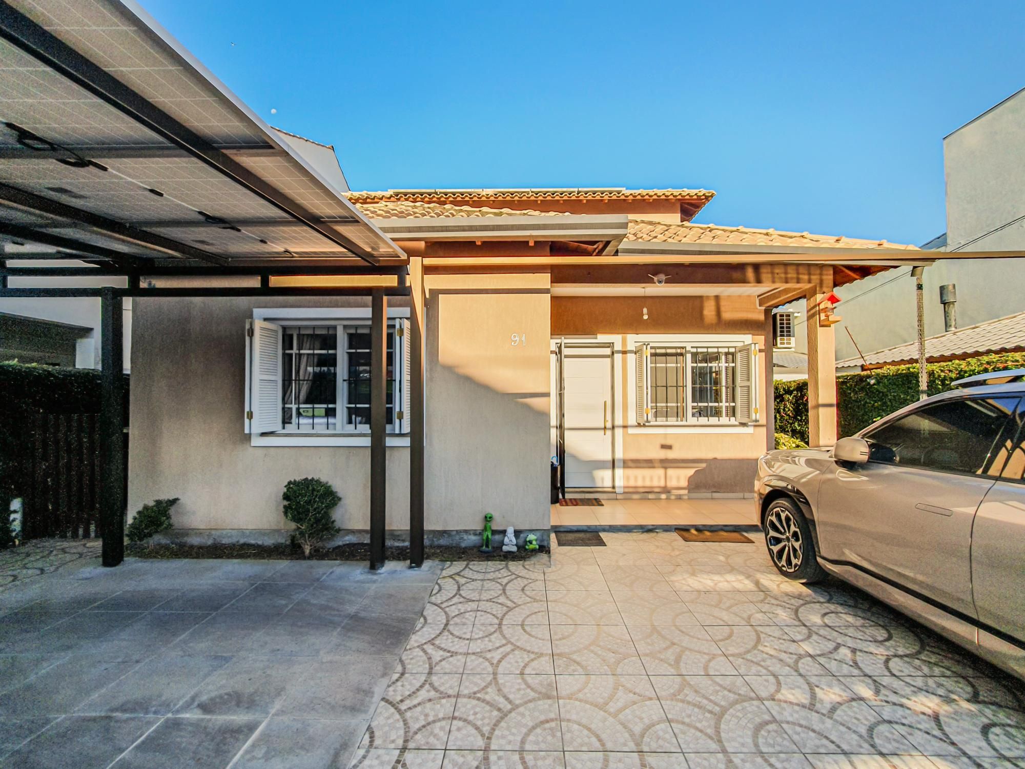 Casa térrea no bairro Hípica, com 5 dormitório(s), e 5 banheiros, à venda.