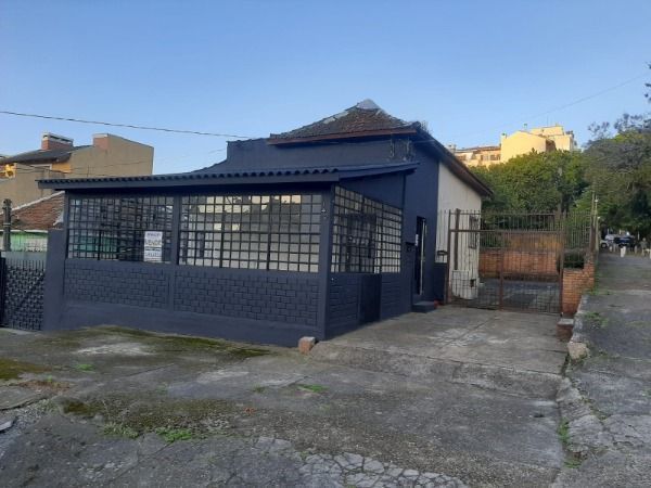 Terreno em Porto Alegre, no bairro Tristeza, à venda.