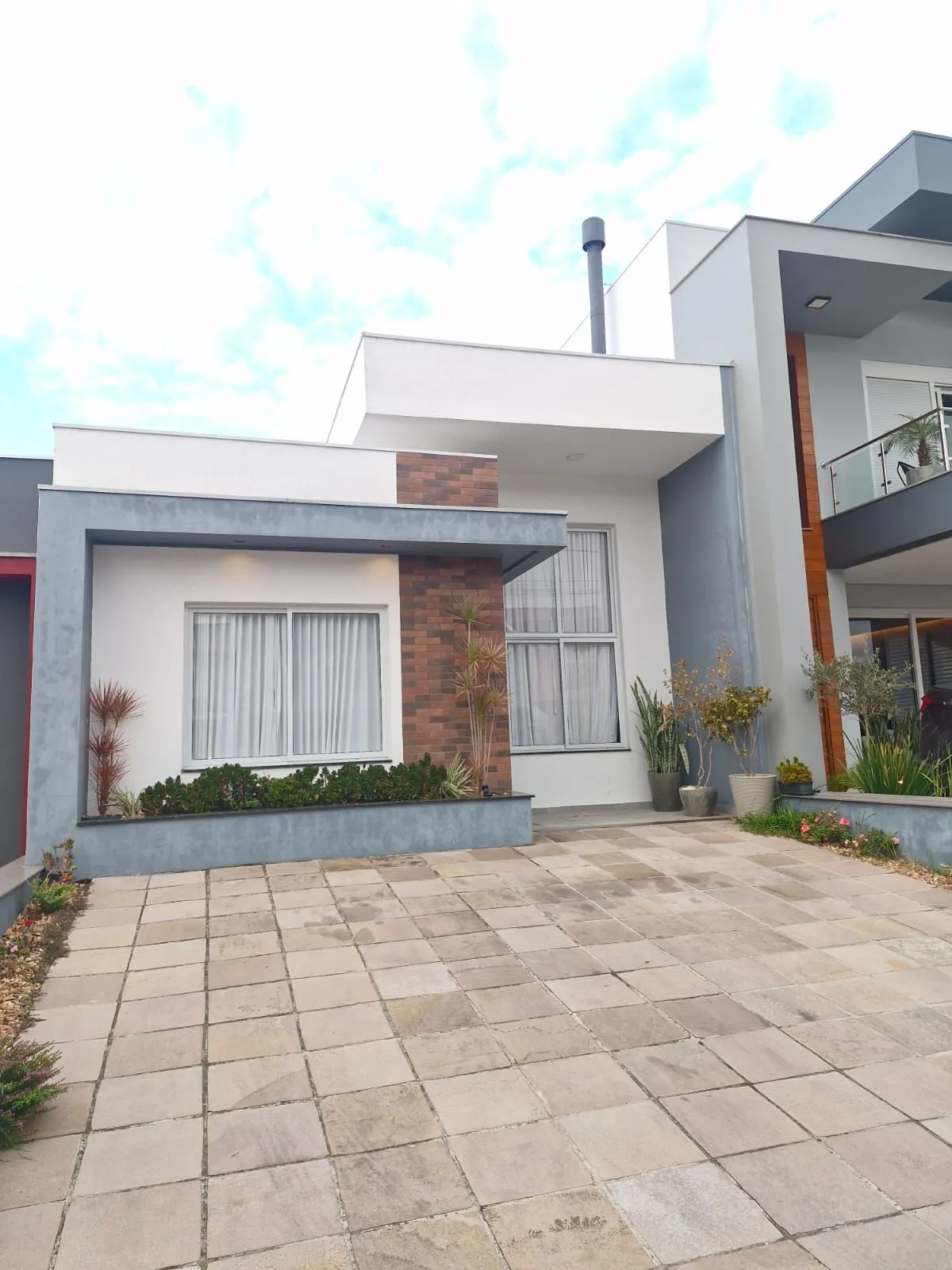 Casa de Condomínio, 3 dormitórios no bairro Hípica em Porto Alegre para Comprar