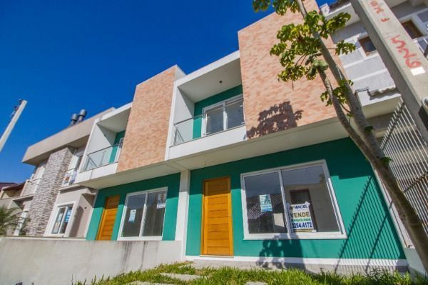 Casa 3 dormitórios no bairro Hípica