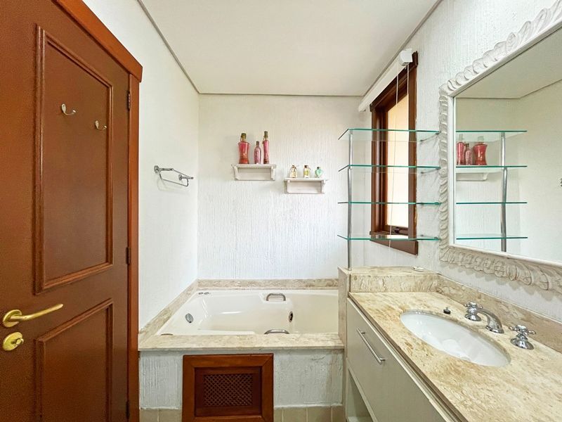 Casa de Condomínio à venda com 3 quartos, 379m² - Foto 30