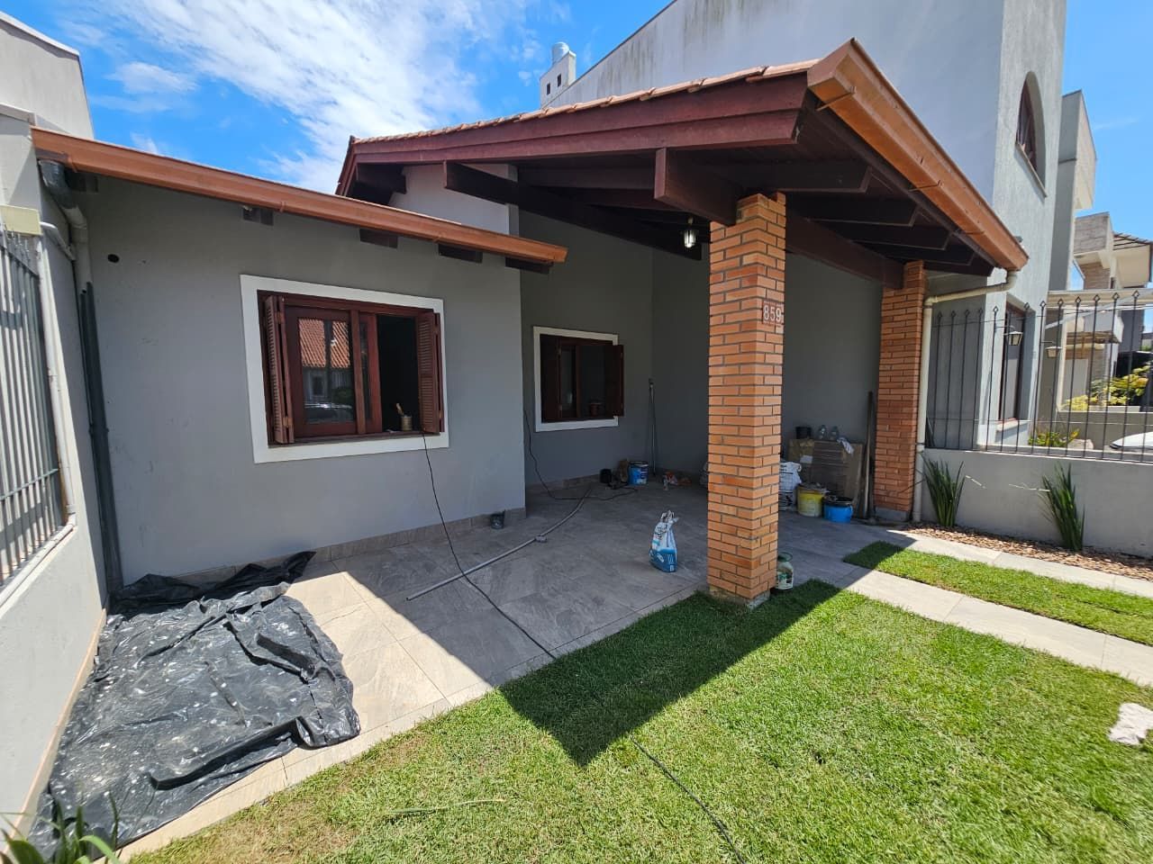 Casa 3 dormitórios no bairro Hípica