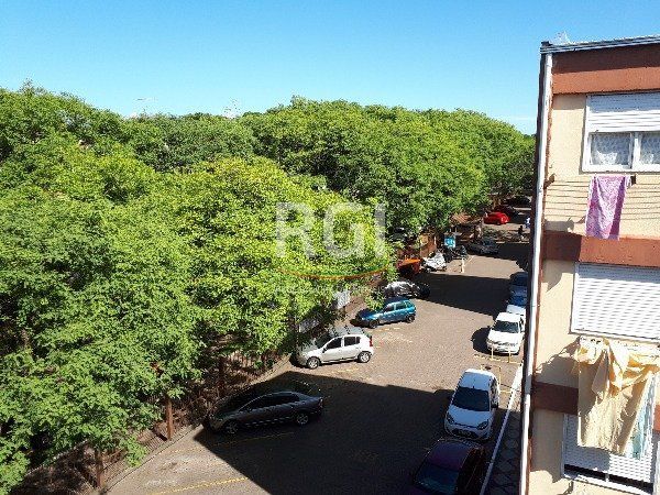 Apartamento à venda com 46m², 2 quartos, 1 vaga no bairro Camaquã em Porto Alegre
