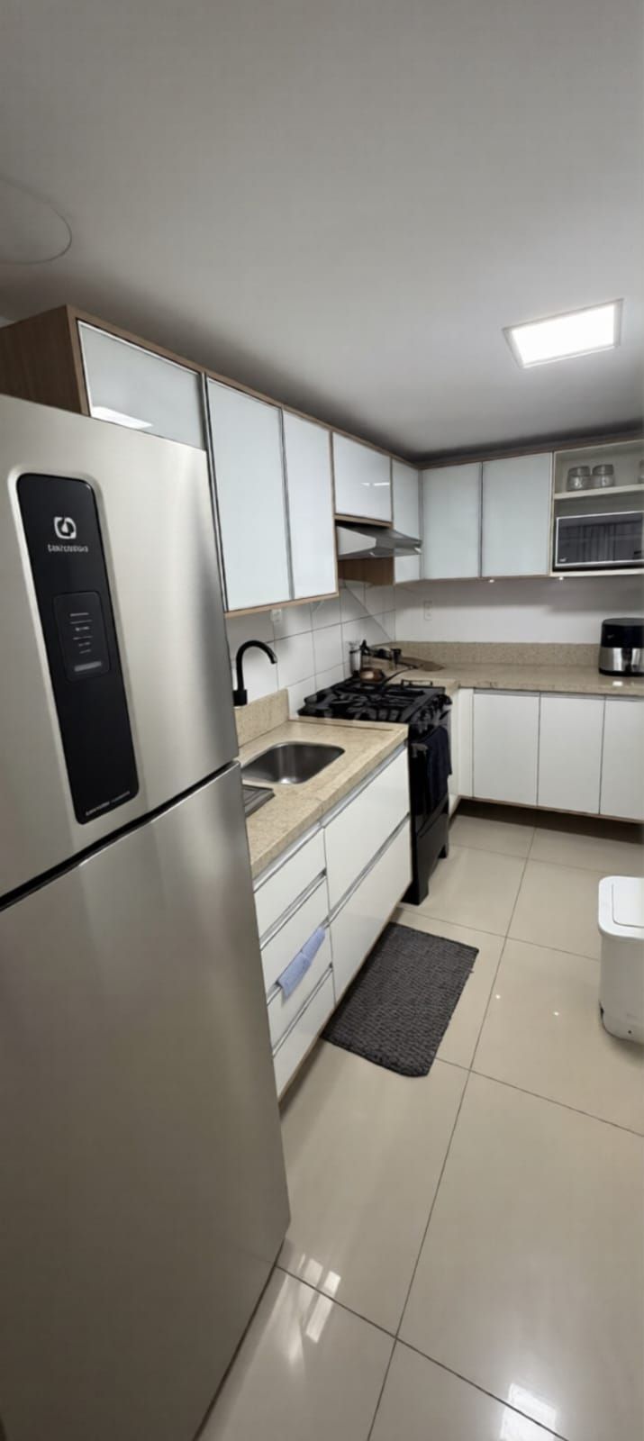 Excelente apartamento 2 dormitórios semi mobiliado