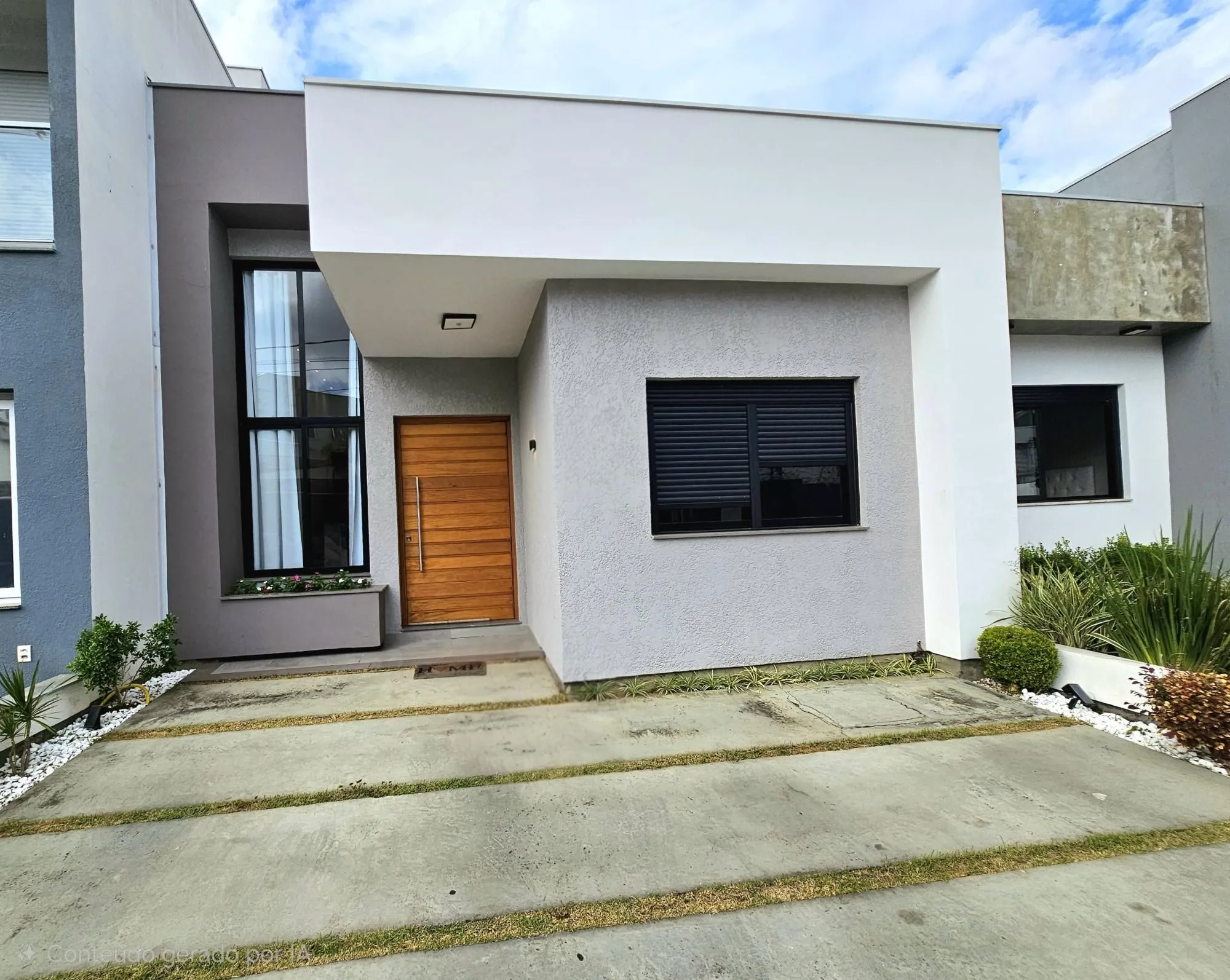 Casa de Condomínio, 3 dormitórios no bairro Hípica em Porto Alegre para Comprar