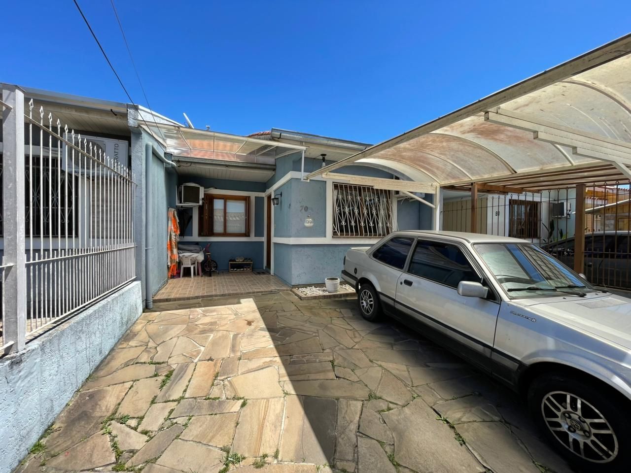 Casa 3 dormitórios no bairro Hípica